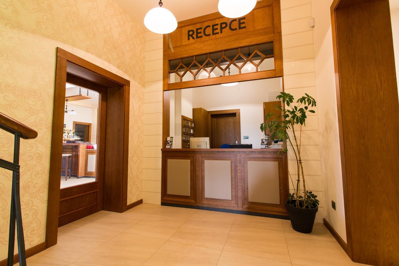 Hotel Franz Рейвиз Экстерьер фото